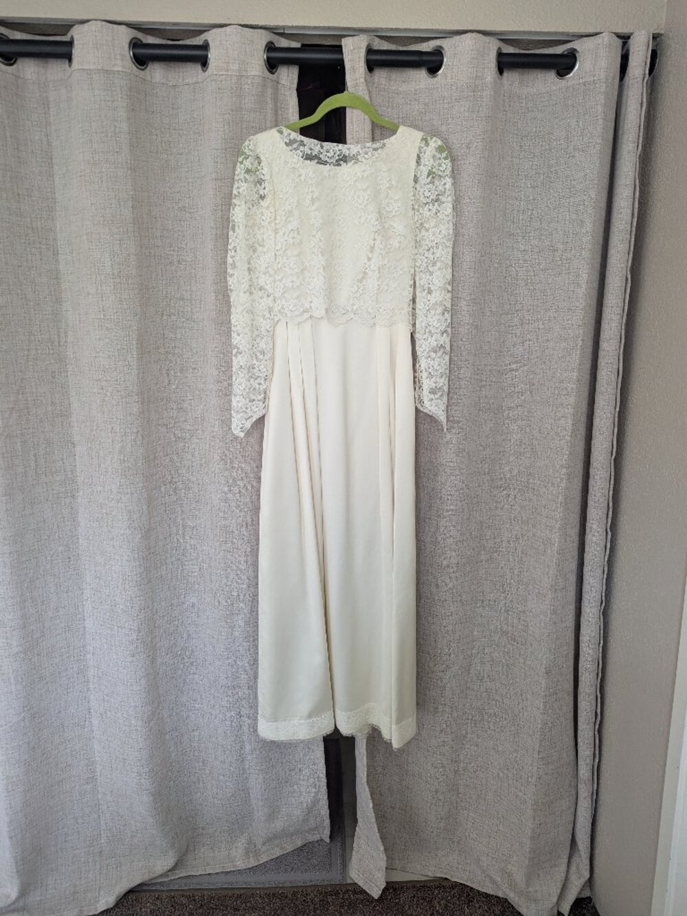Vintage Lace Wedding Dress